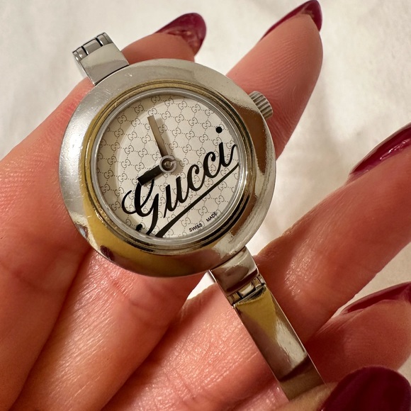 GUCCI- Ladies watch - Picture 1 of 16
